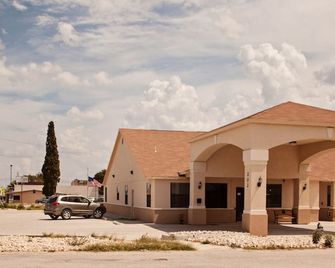 Big Lake Inn & Suites - Big Lake - Gebäude