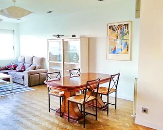 Great Apartment On The Beach, Very Close To Barcelona. First Sea Line - Vilassar del Mar - Comedor