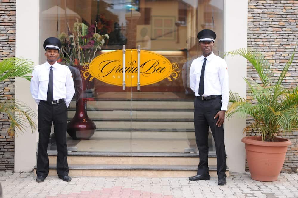 GrandBee Suites
