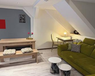 Stylish maisonette with panoramic views in Chemnitz - Chemnitz - Living room