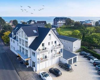 Hotel Meerzeit - Scharbeutz - Budova