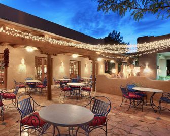 Courtyard by Marriott Albuquerque - אלבקורקי - פטיו
