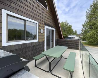 Raven Lady #202- Ucluelet, Sleeps 4, Pet Friendly - Ucluelet - Balcony