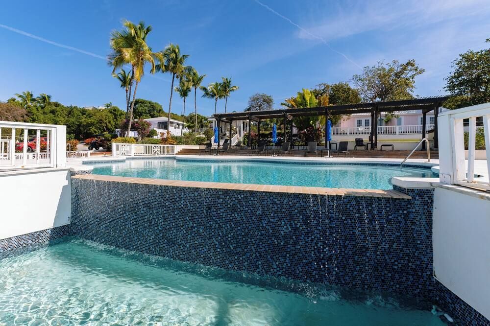 Romora Bay Resort & Marina - Dunmore Town - בריכה
