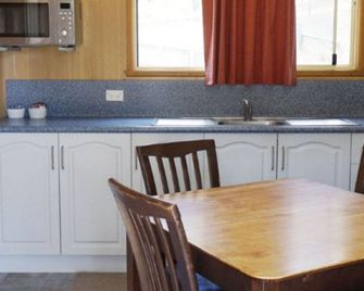 Mount Rumney Escapes - Platypus Cabin - Cambridge - Cocina