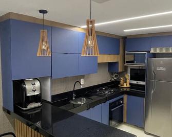 Flat Luxo no Villa Hipica Resort em Gravata - 705 Locarhouse - Gravatá - Kitchen