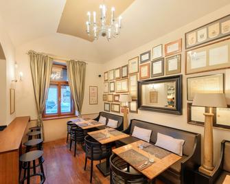 Hunger Wall Residence - Prague - Restaurant
