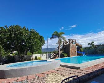 Shorestop Resort Inn - Laoag - Pool