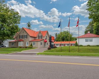 Econo Lodge Saint Albans - Saint Albans - Building