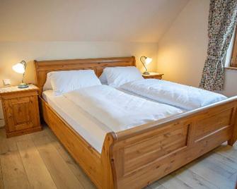 Double room - Ferienwohnung Zu den Eichen - Torgau - Slaapkamer