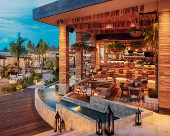 Jungala Hotel at VidantaWorld Riviera Maya - קנקון - בר