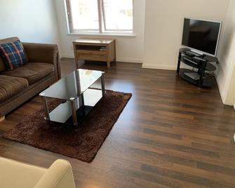 Aberdeen Serviced Apartments - Bloomfield - Aberdeen - Living room