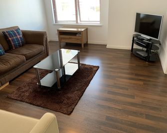 Aberdeen Serviced Apartments - Bloomfield - Aberdeen - Living room