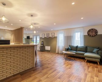 Sure Hotel by Best Western Plaisir - Plaisir - Reception