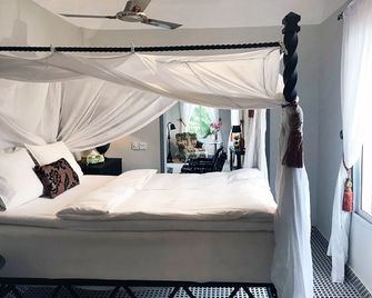 روف توب - سيريكوندا - غرفة نوم