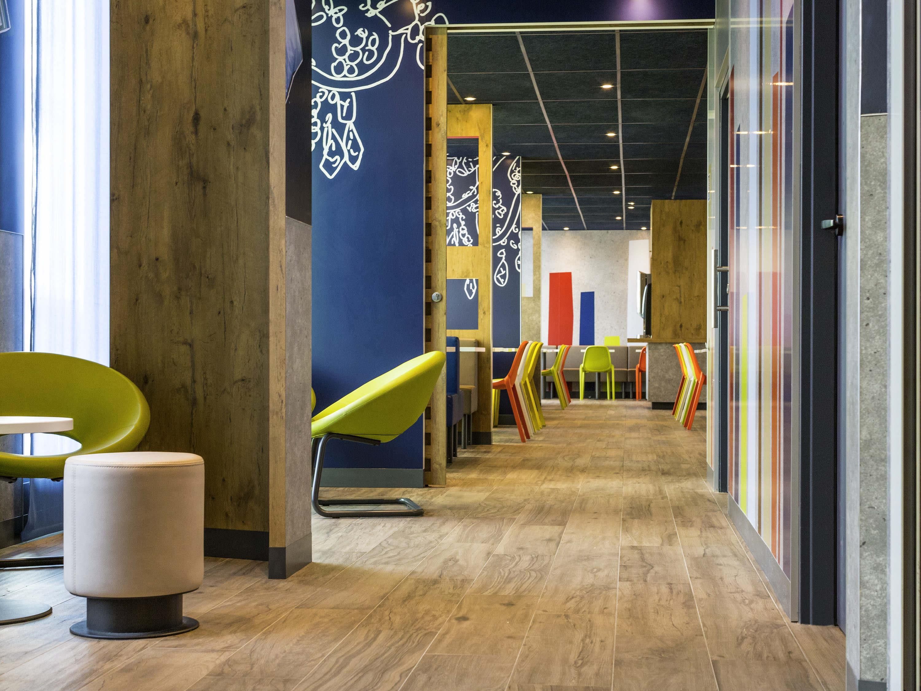 ibis budget Saint-Quentin-en-Yvelines Vélodrome - Montigny-le-Bretonneux - Gebouw