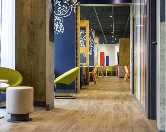 ibis budget Saint-Quentin-en-Yvelines Vélodrome - Montigny-le-Bretonneux - Bâtiment