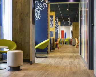 ibis budget Saint-Quentin-en-Yvelines Vélodrome - Montigny-le-Bretonneux - Gebouw