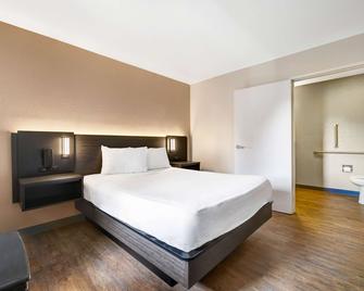 Motel 6 Seattle North Kirkland - קירקלנד - חדר שינה