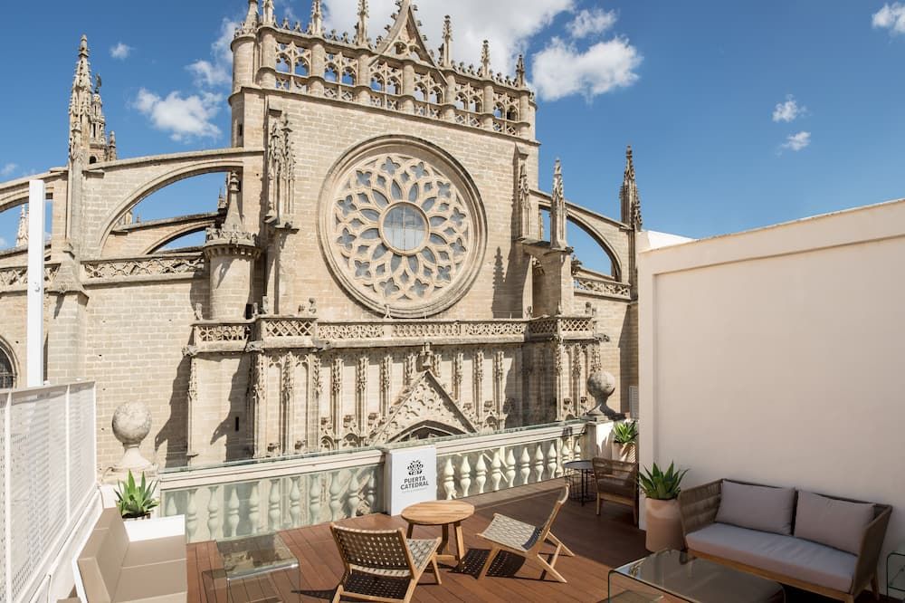 Puerta Catedral Suites