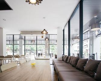 دياموند بارك إن تشيانج راي ريزورت - تشيانغ راي - غرفة معيشة