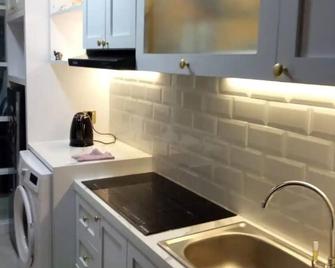 Apartment Mansion - Batam - Kitchen