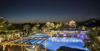 Avithos Resort Apartments Hotel - Svoronata - Zwembad