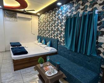 Hotel Gurukripa Guest House - Ujjain - Bedroom