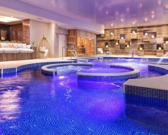 St Michaels Resort - Falmouth - Piscina