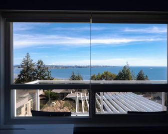 Victoria Ocean View B&B House - Victoria - Balcony