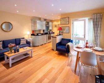 4 Wards Place - Aldeburgh - Living room