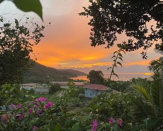 Stephna Residence - Anse Boileau - Cảnh ngoài trời