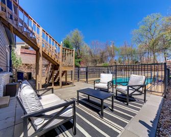 Charming studio with pool near downtown Tulsa - Tulsa - Balkon