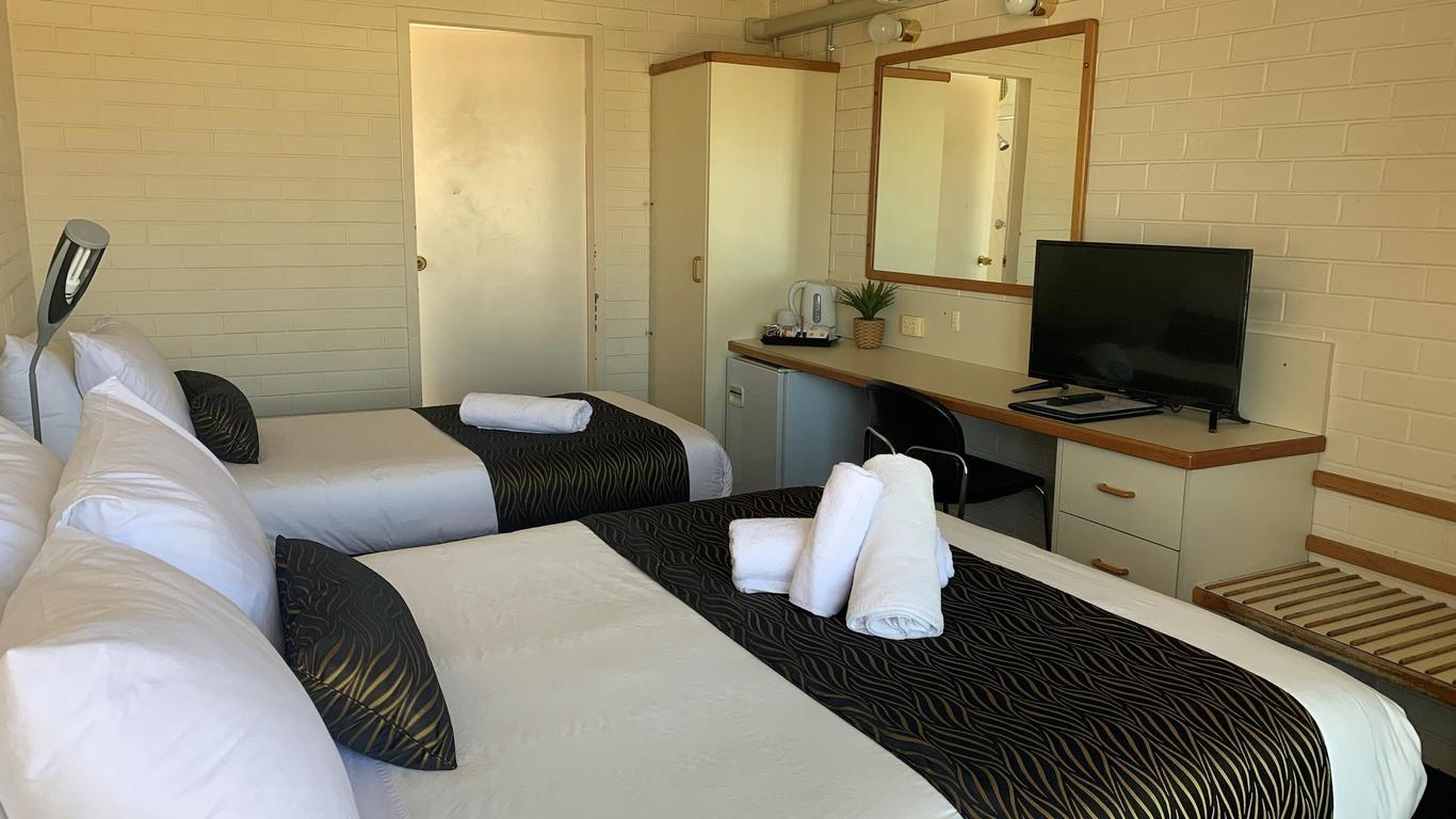 Crest Motor Inn