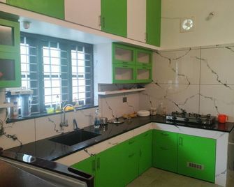Baithul Baraka Residency, Family friendly, Peaceful, Spacious, Access to kitchen - Thiruvananthapuram