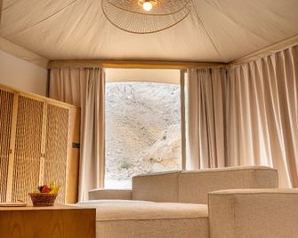 Pura Eco Retreat - Jebel Hafit Desert Park - Al Ain
