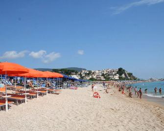 Green Garden Camping Village - Sirolo - Spiaggia