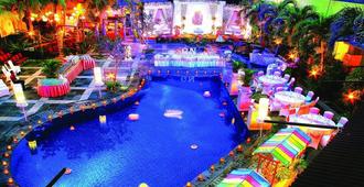 Grand Suka Hotel - Pekanbaru - Pool