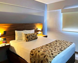 Sleep Inn Mazatlan - Mazatlán - Schlafzimmer