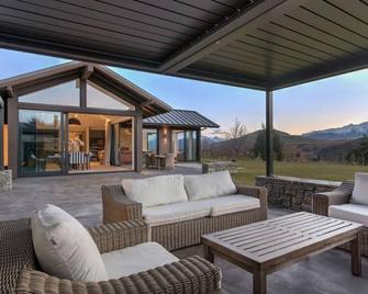 Terrace Lodge - Stunning Views Of Lake Hayes - Arrowtown - Patio