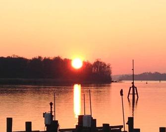 Waterfront Retreat for Weekends and More! - Elkton - Outdoors view