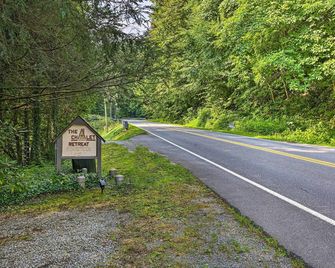 The Chalet Retreat Cabin Across from Cre - Roan Mountain - Outdoors view