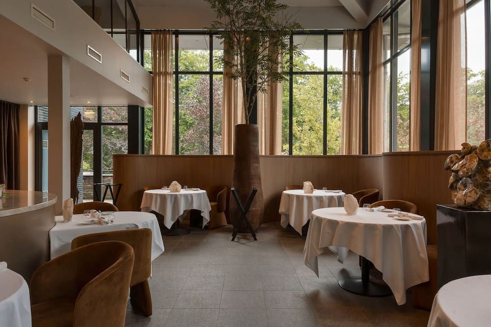 هوتل دي إكوبوت