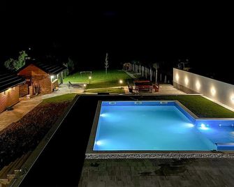 Pet Friendly Home In Kaniza Gospicka - Gospić - Piscina