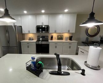 3-bedroom house 5 yr old in nice Lima neighborhood, AC, garage, outdoor dining - Lima - Küche