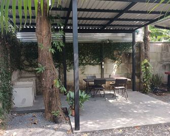 Estancia Santa Teresita (Est) - Nosara - Patio