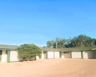 Hometown Inn By OYO Lakin, Ks - Lakin - Building