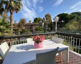 Villetta Trieste-Flexrent Abissinia - Riccione - Balkon
