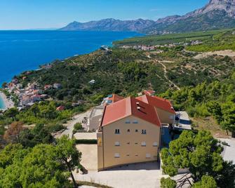 Cozy Apartment In Krvavica With Kitchen - Baška Voda - Gebäude