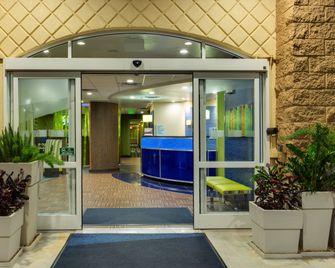 Holiday Inn Express & Suites Plant City By IHG - Plant City - Gebäude